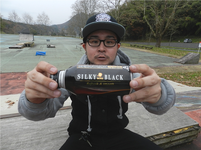 Disturbia Clothing IndependentスナップキャップとGrave Takers Shadow Denim Jacketのコーデ